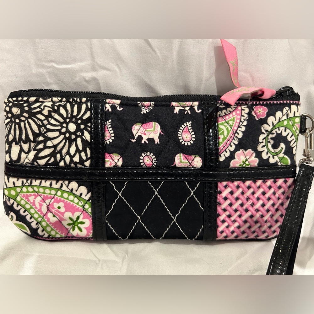 Adorable VERA BRADLEY Pink Elephant Wristlet